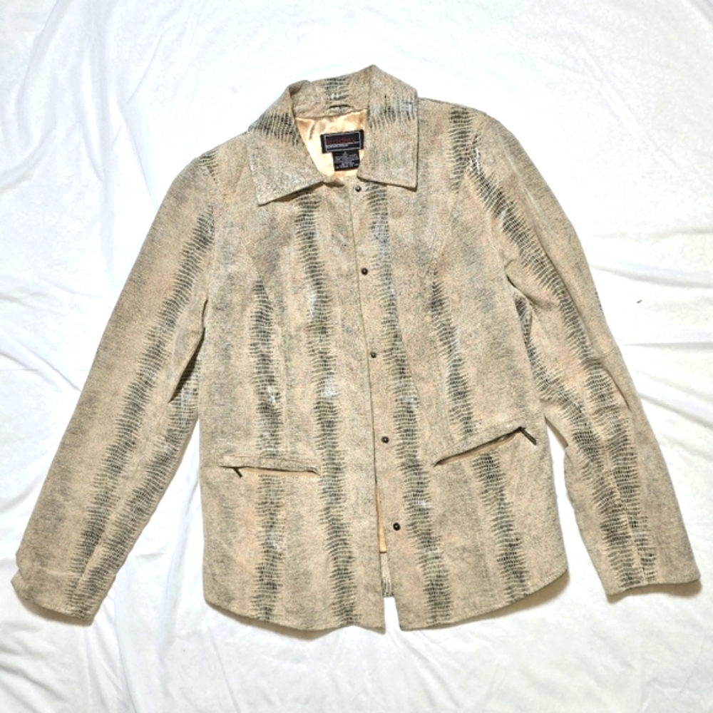 Tan Cardigan Jacket with V-Neck and Long Sleeves